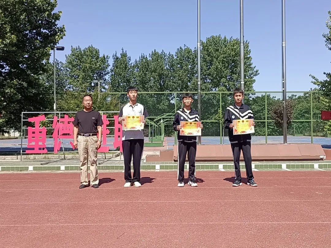 白朗县中学喜迎二十大篮球比赛,精彩纷呈的校园篮球比赛