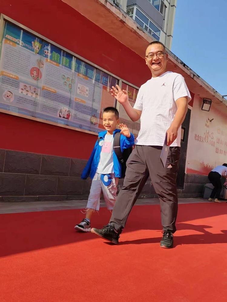 小学一年级逐梦起航,三桥街小学入学政策