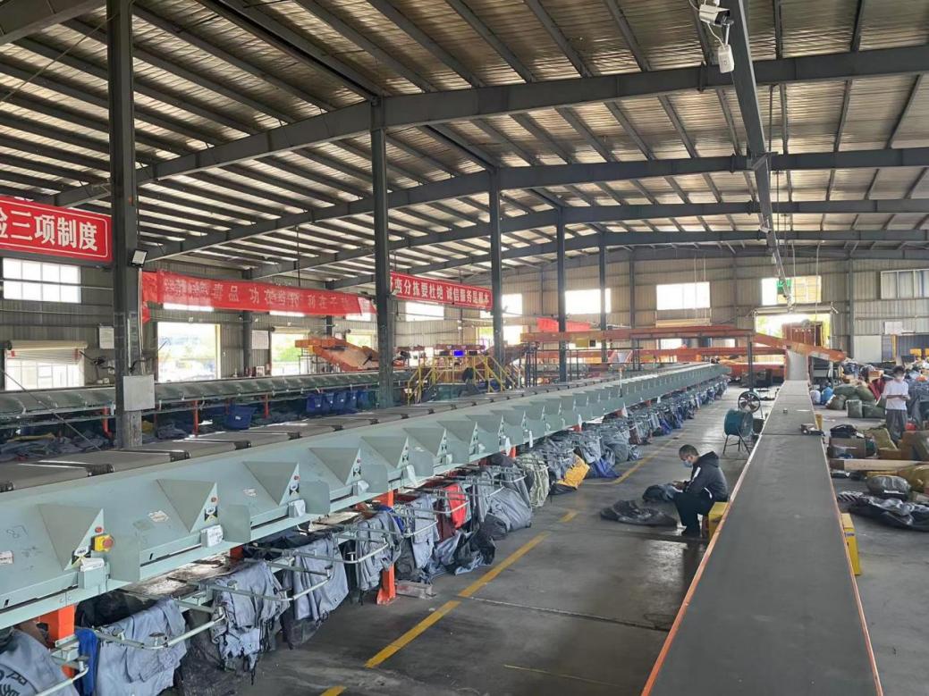 按下快进键跑出加速度闯出新路子,凝心聚力按下脱贫攻坚快进键