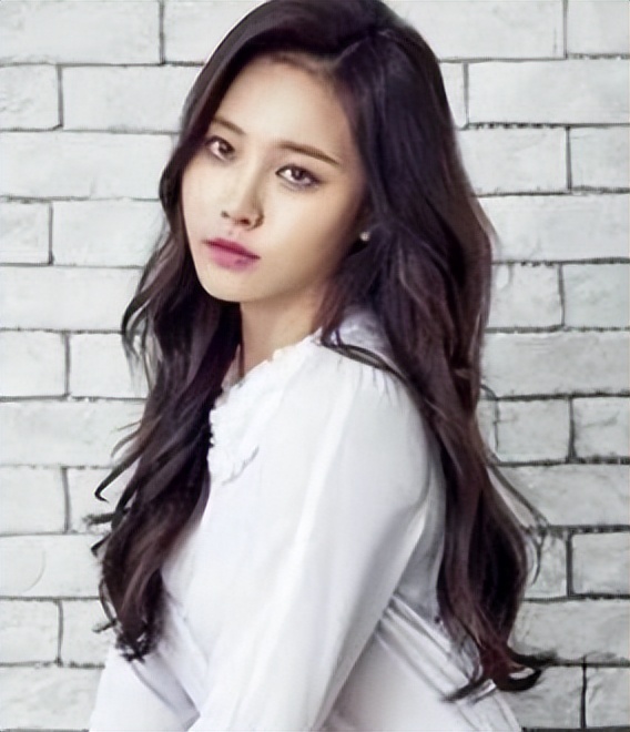 齐腰长发发型扎法日常,长发拍身份证发型怎么扎