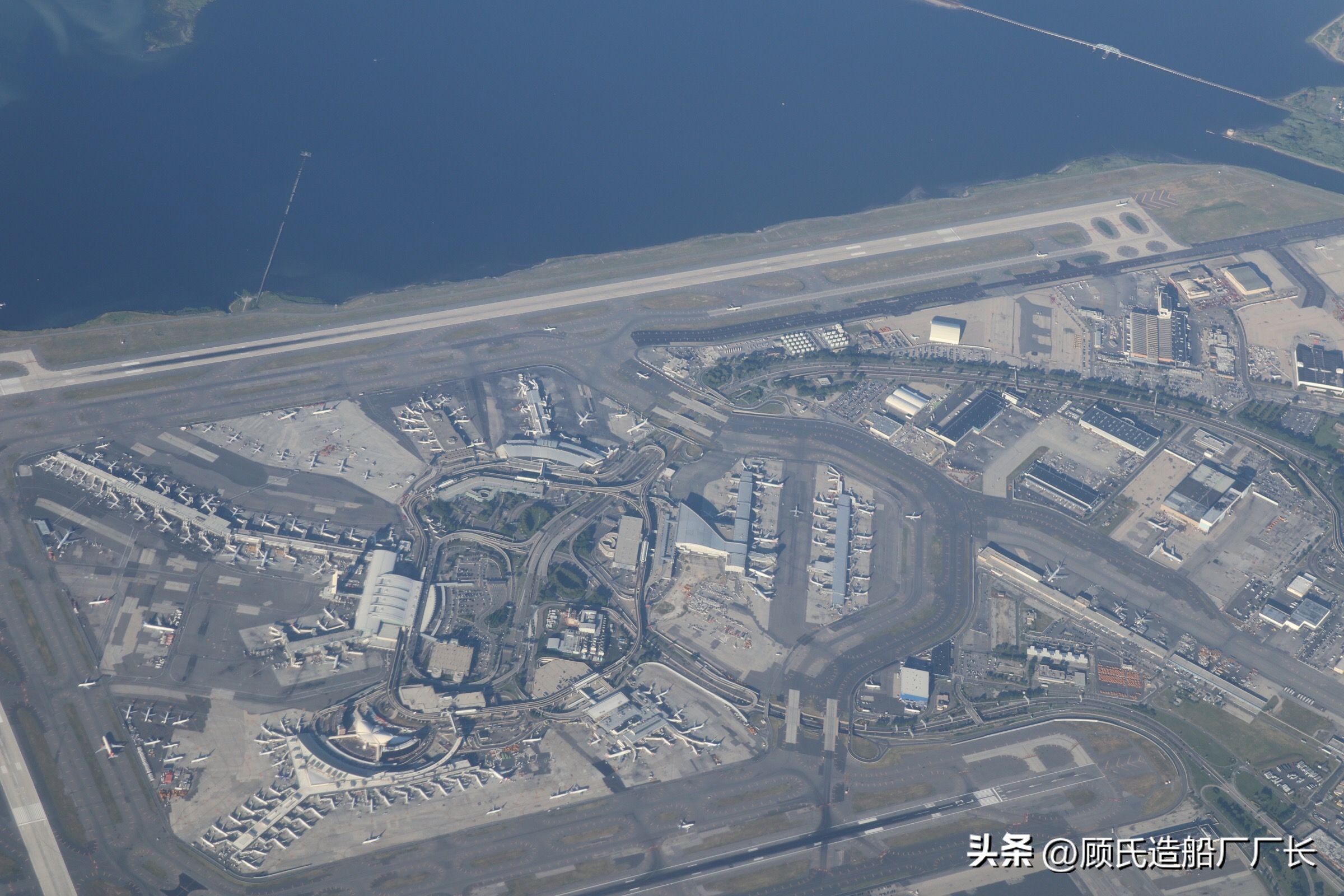 美国航空102号班机空难实拍,美国航空77号班机空难事件