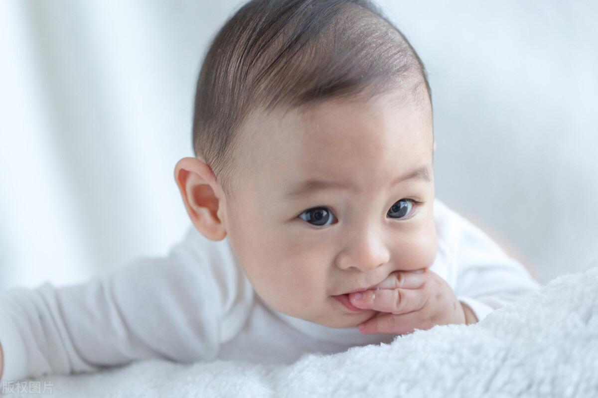 怎么能让孩子练习阅读背古诗呢,怎么有效教5岁孩子背古诗和认字