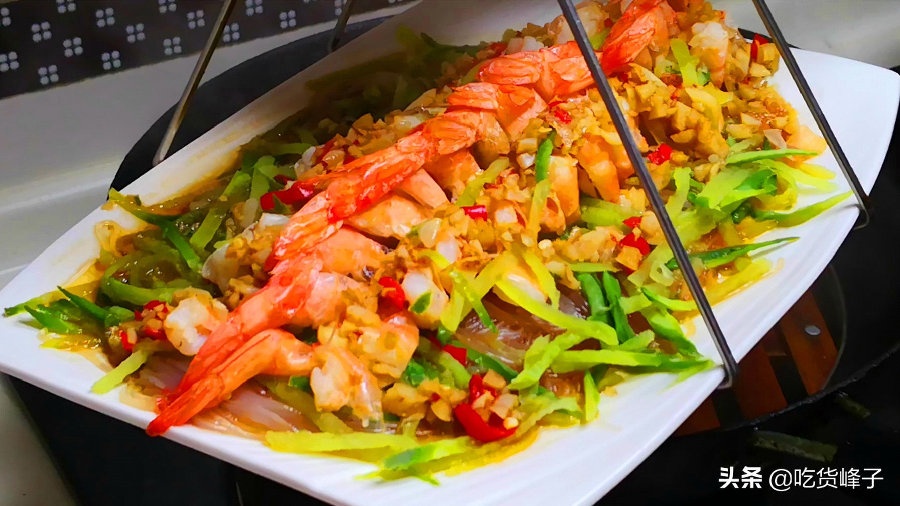 大虾这样做比清蒸油焖好吃百倍,特别大的大虾做法又简单又好吃