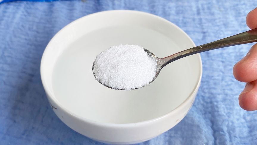 食用碱当盐放了会有事吗,食用碱和盐混合在一起