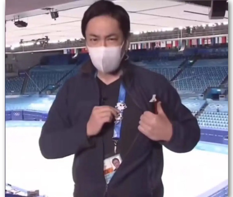 冰墩墩日本记者火了,喜欢冰墩墩的日本记者冬奥后续
