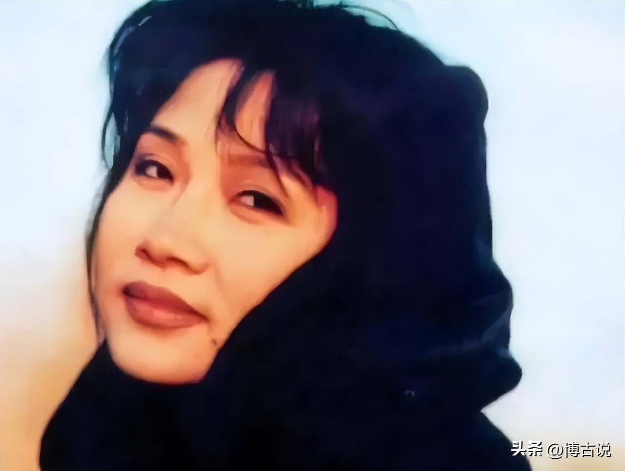 歌手李娜出家真实原因,李娜看破红尘出家唱的一首佛歌