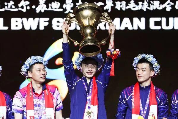 羽毛球怎么选才好价格便宜耐打,羽毛球不是贵的好适合自己的才好