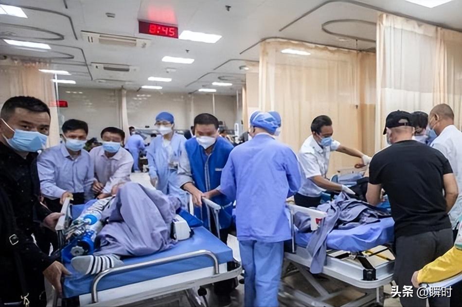 因为一个饮料瓶，一夜间杀12名高中生，却被亲生母亲送其上行刑台