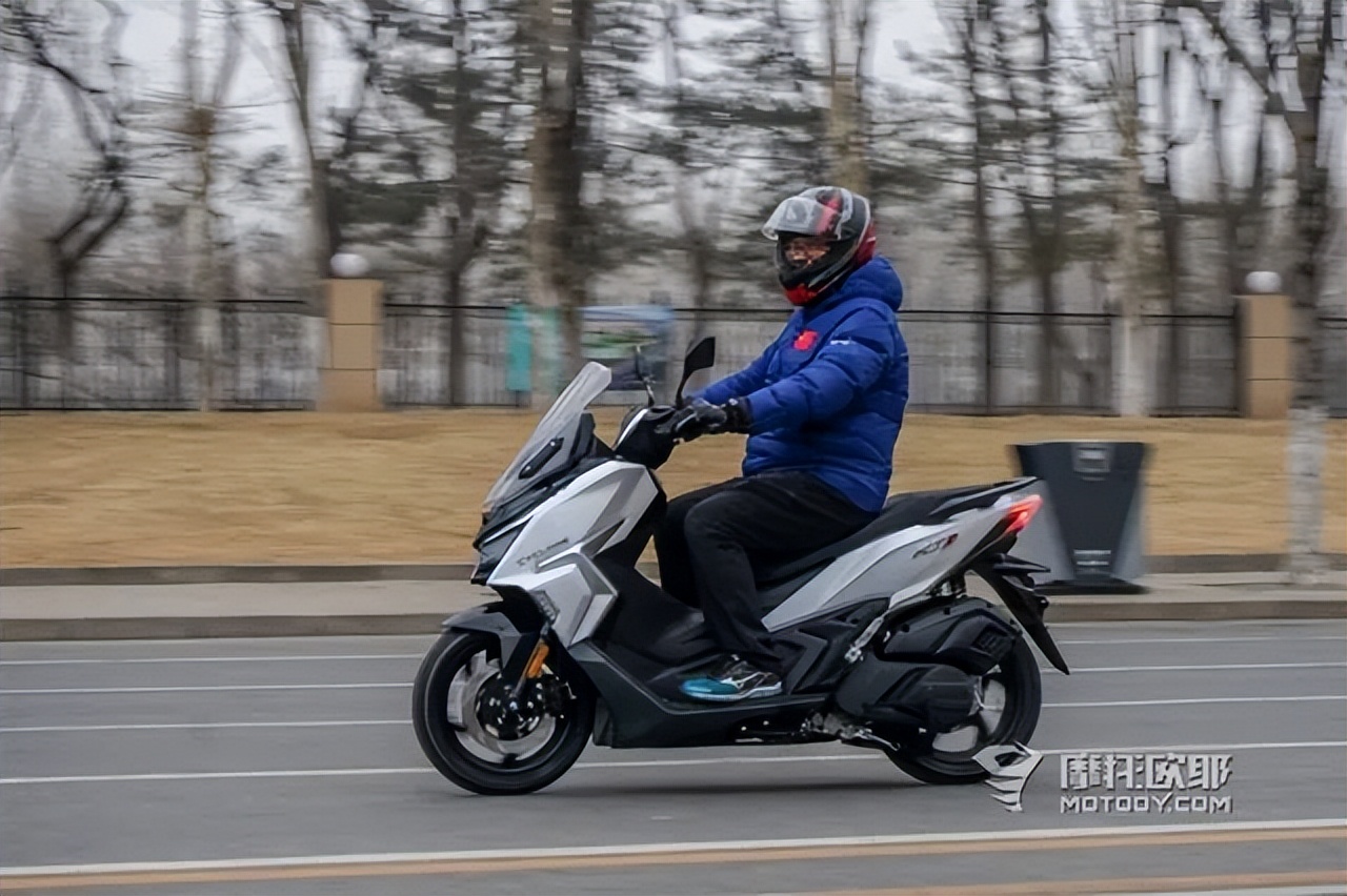 赛科龙rt1真实感受,赛科龙rt1深度测评多少排量