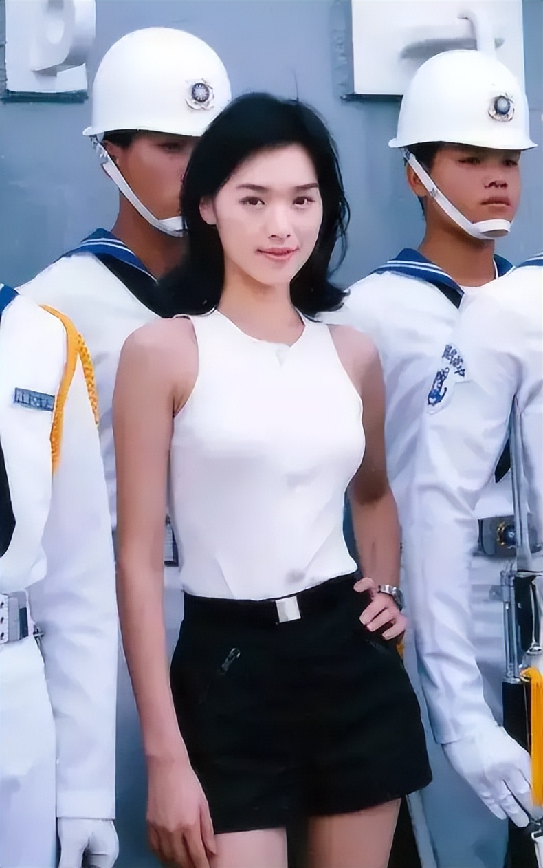 假装高贵、喜欢炫富、爱傍富豪，这些台湾女星活该没有好下场