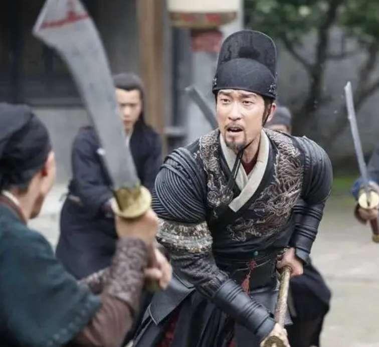 老汉宝刀卖500万专家指责现场,老人500万卖宝刀专家指责