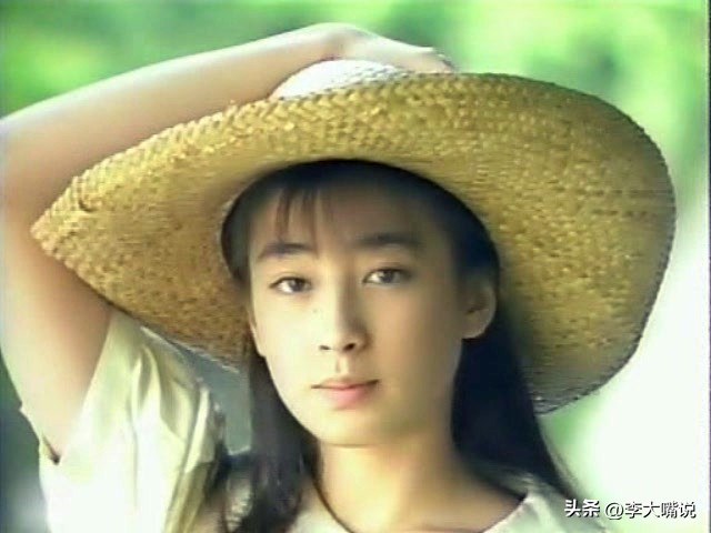 被母亲送给导演，被强迫拍摄，她的一生有多可悲