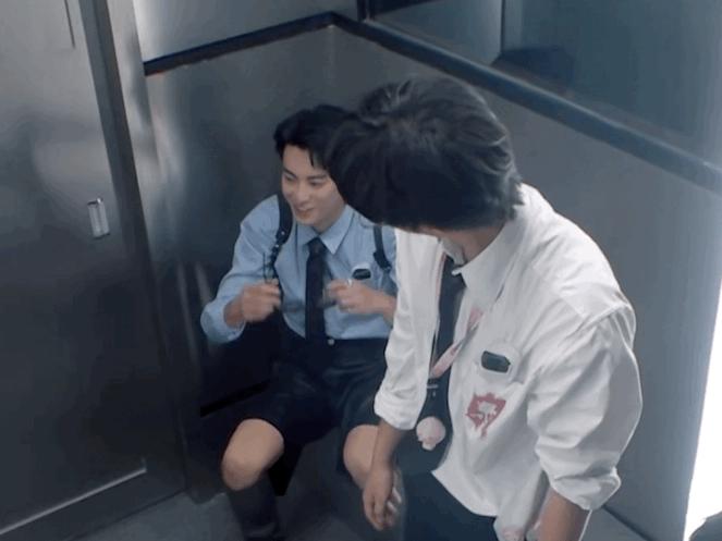 王鹤棣出席活动微博惊艳,王鹤棣一夜爆红的反应