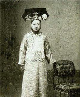 珍贵清朝照片！皇帝皇后合照，贵妇，格格，辫子被绑的人