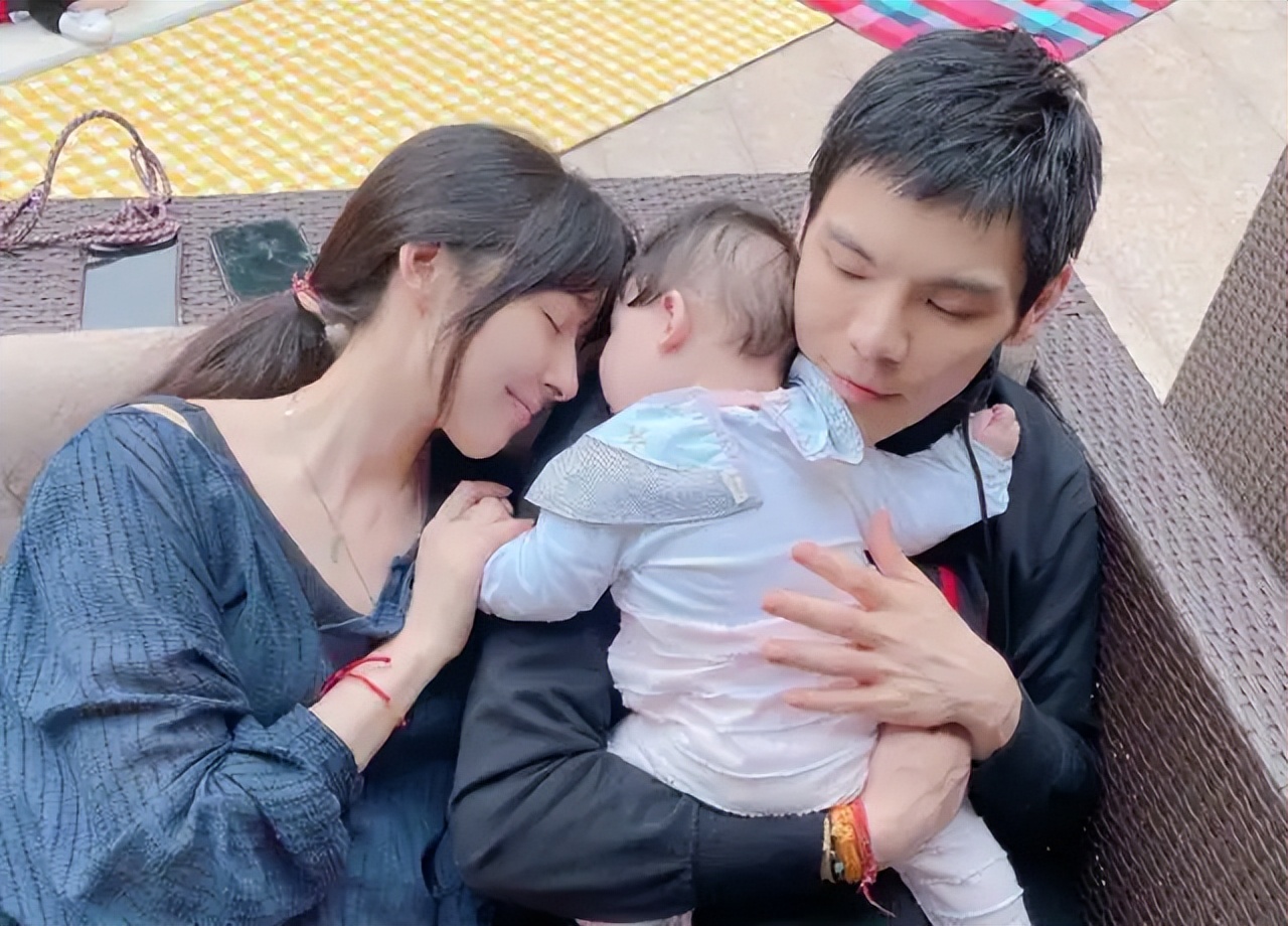 郭碧婷自己选的路跪着也要走完,郭碧婷goyard