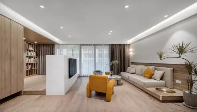 电视墙砸个门,客厅背景墙全砸