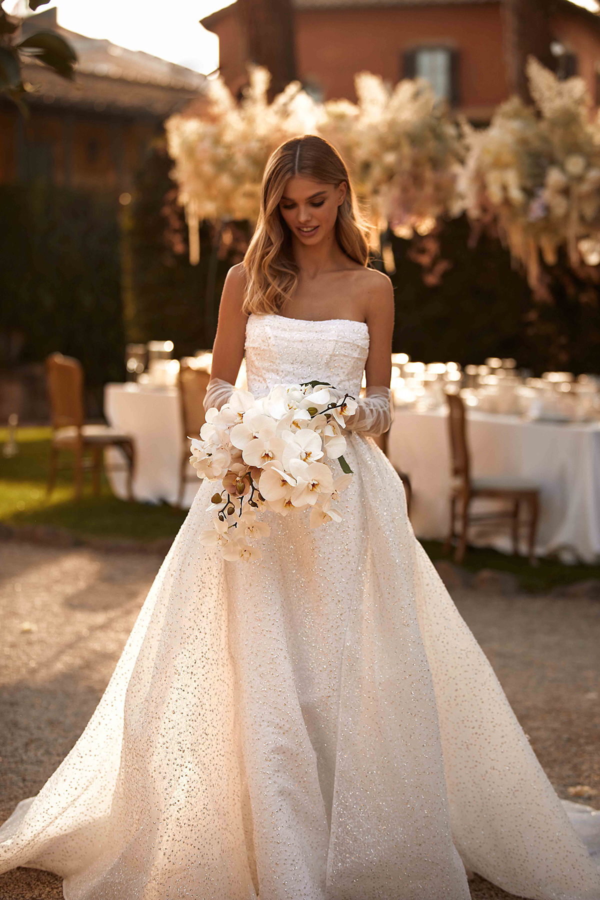 结婚宴回门宴能穿同一条婚纱吗,回门宴早上新娘穿婚纱怎么拍