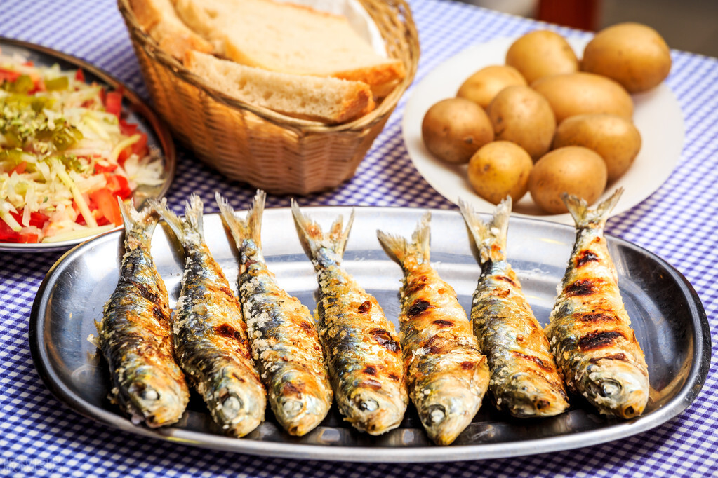 维生素b12对近视有什么效果,儿童眼睛近视应该补维生素啥