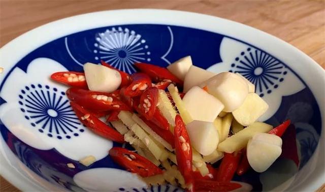 冬季辣椒怎么做好吃不坏,天冷了手把手教你做下饭辣椒