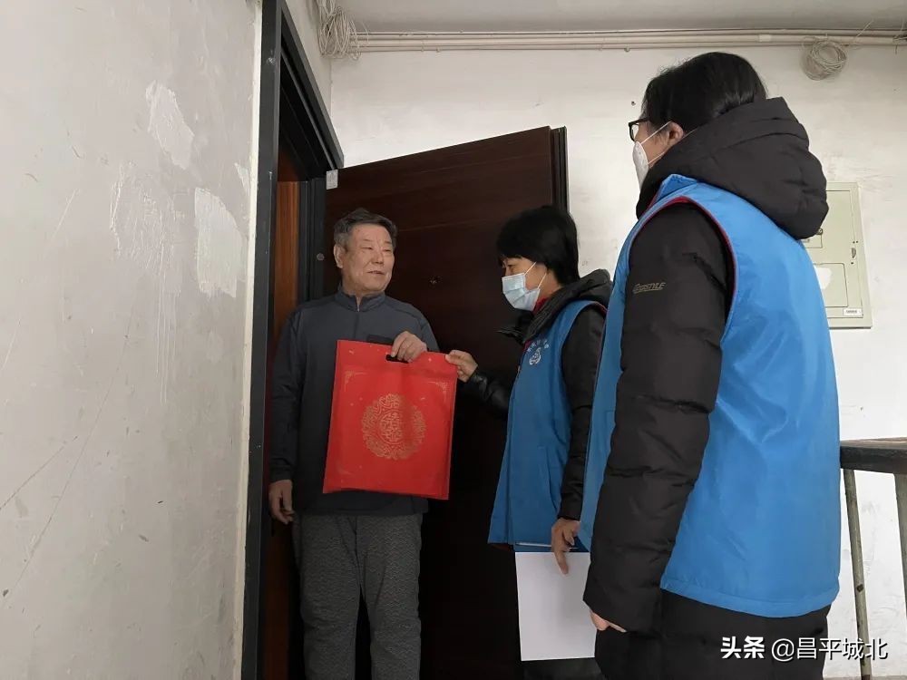 辞旧迎新大走访慰问聚民心,走访慰问送温暖情意浓浓迎新春