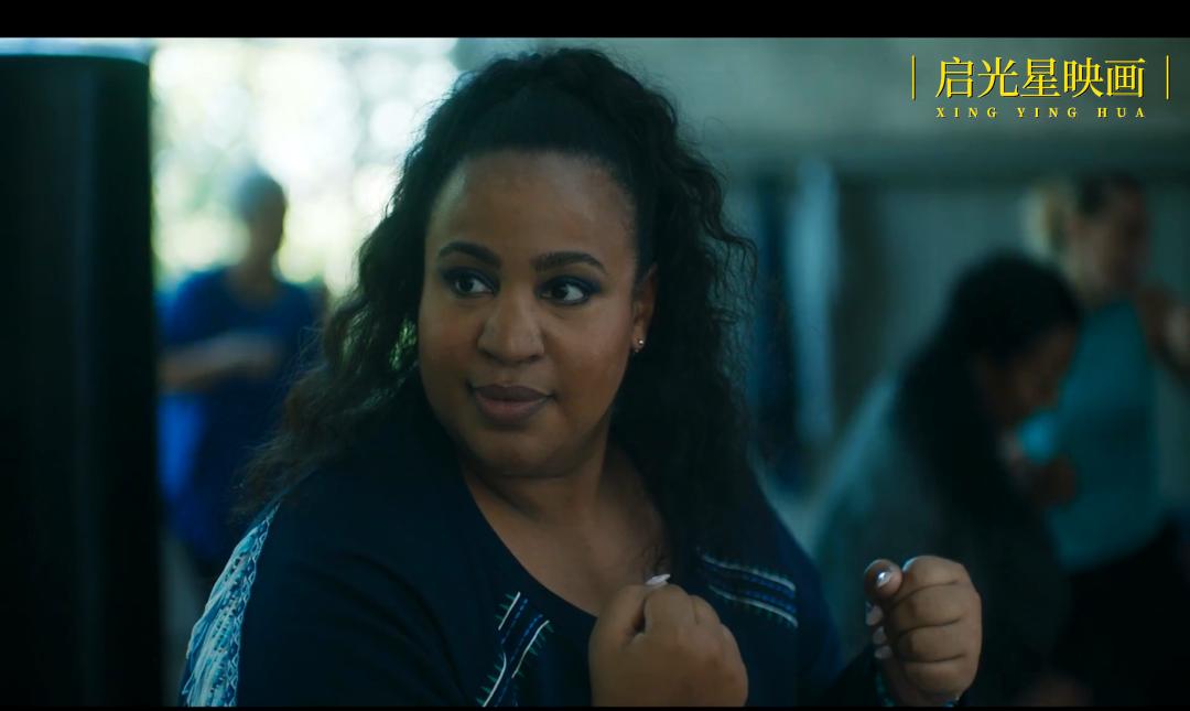 黑帮女老大成长史,黑帮女老大的传奇人生