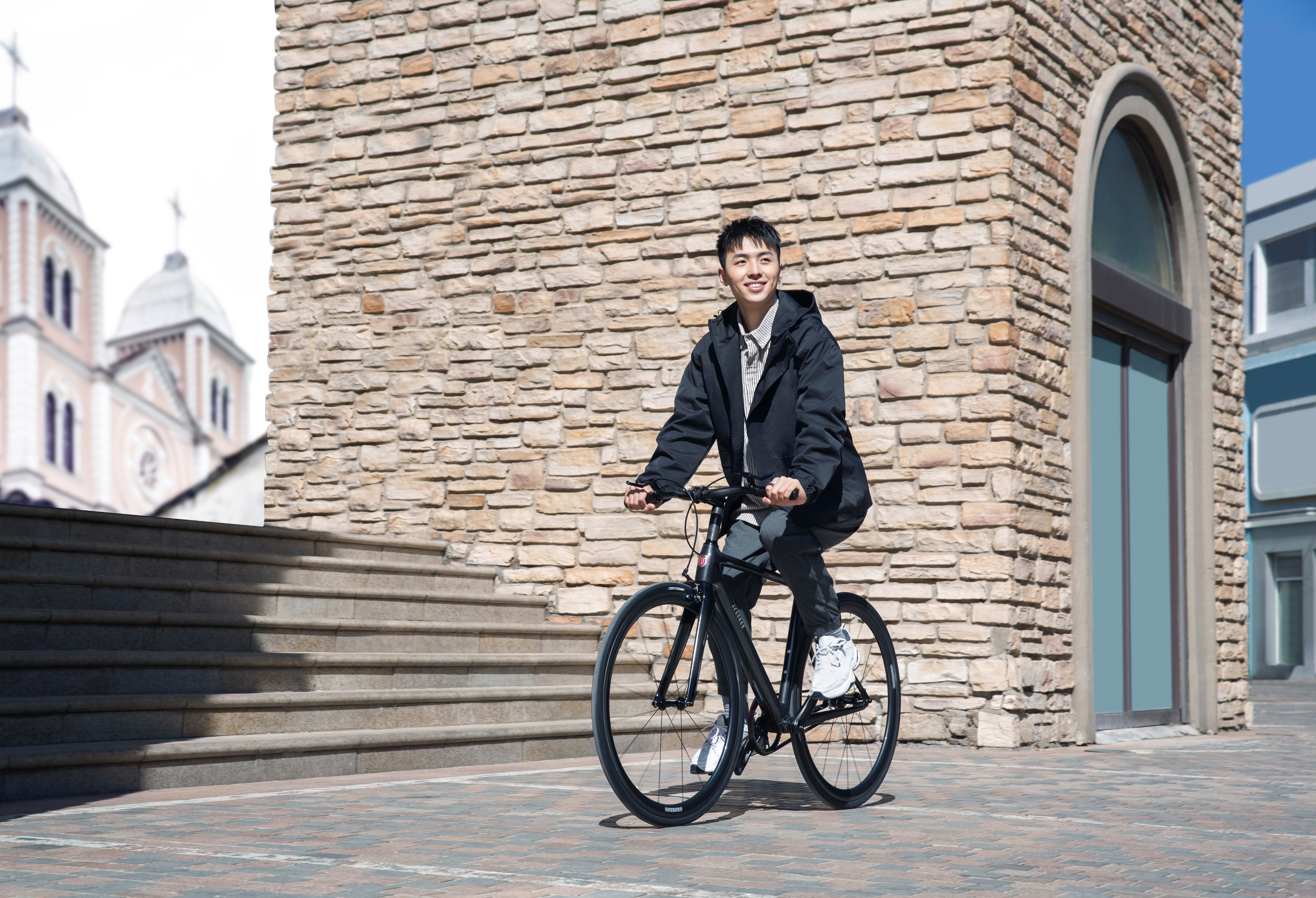 国产碳纤维公路自行车性价比最强,性价比最高的自行车碳纤维公路车