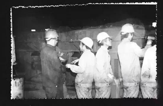 舞钢许家印照片,许家印舞钢十年