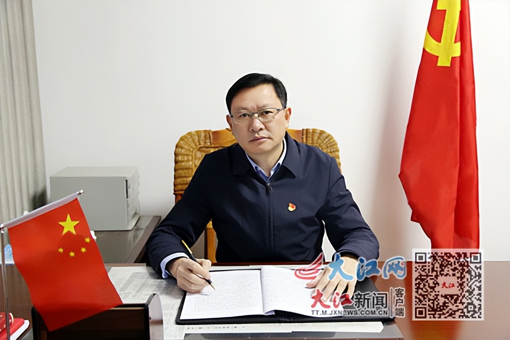 铸铁军护安宁——访新建区委常委、区委政法委书记涂文坚