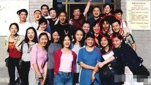 有种“整容”叫黄晓明离婚，前妻杨颖变化不大，他却像换个人