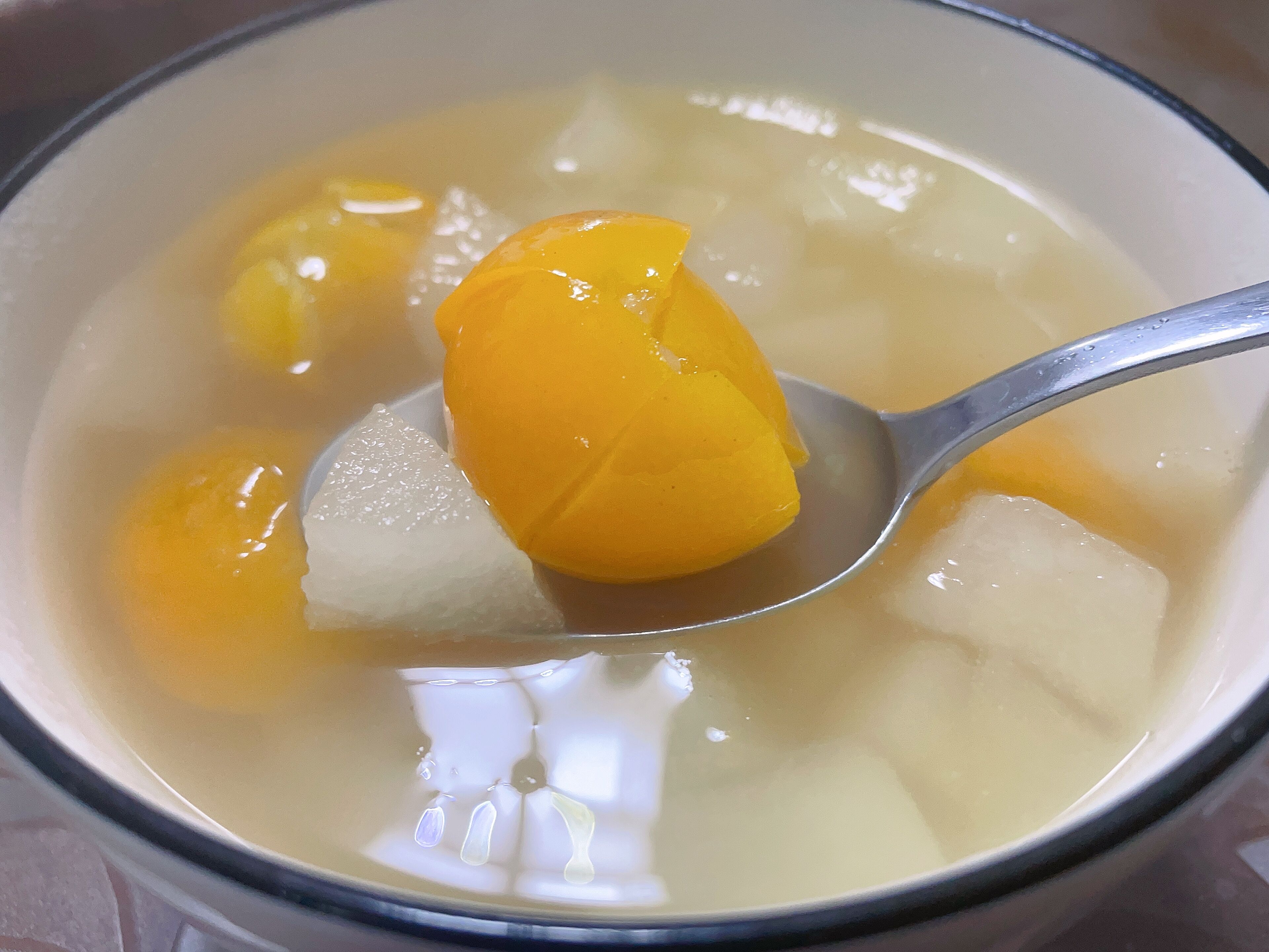 喉咙疼得像吞刀子吃哪种止疼药,喉咙痛像吞刀片吃什么药最有用啊