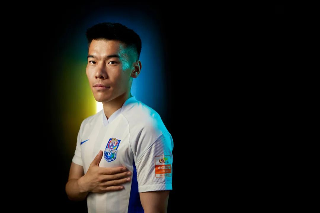 王秋明感受国足氛围期待展现自我,王秋明泰达足球场讲话