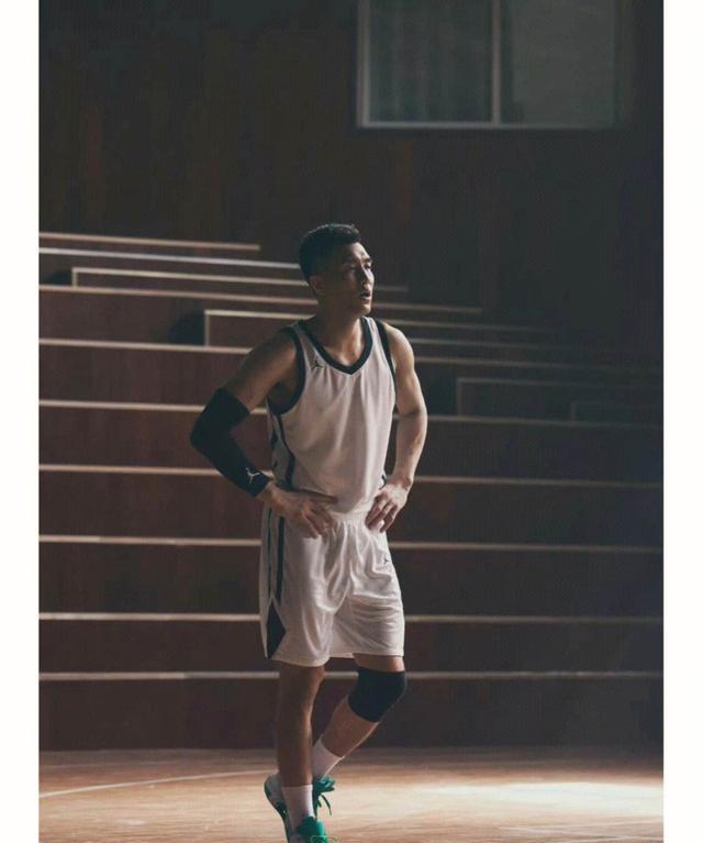 郭艾伦潘玮柏篮球,邓超郭艾伦完整视频