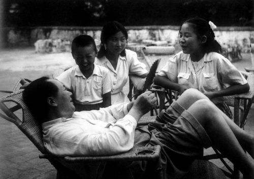 这部先秦典籍，毛主席青年时期熟读成诵，晚年要求侄子至少读五遍