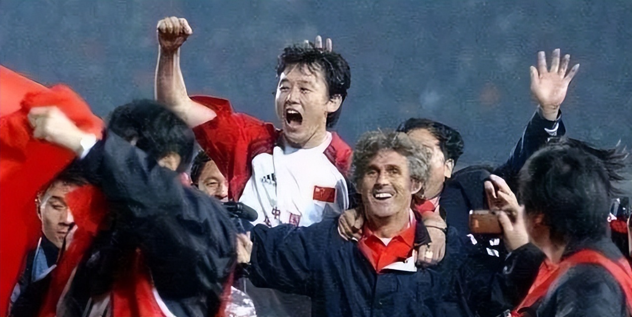 国足和中国a股哪个好,a股与中国男足的段子