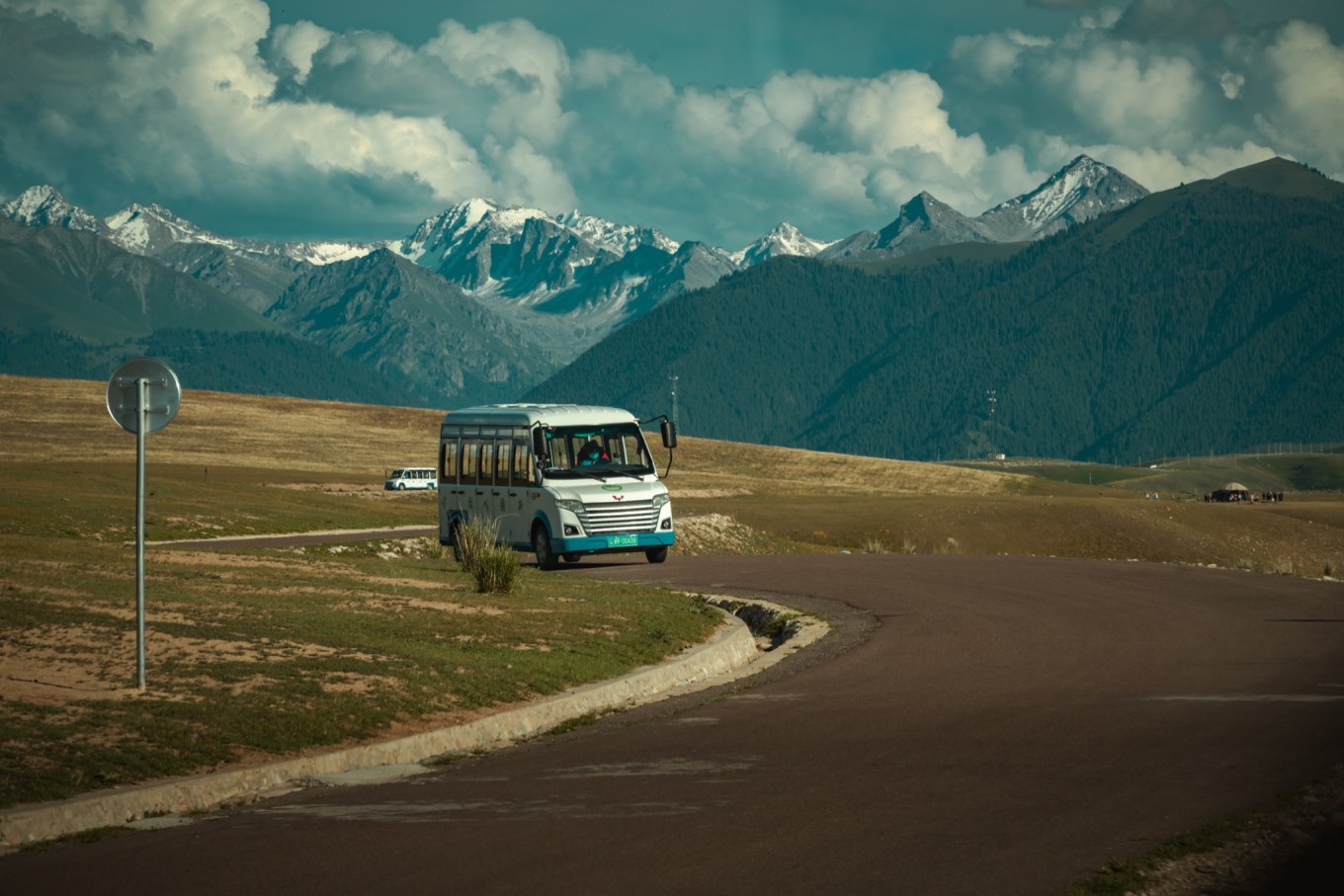 去新疆发现伊犁的美,世界之美尽在伊犁