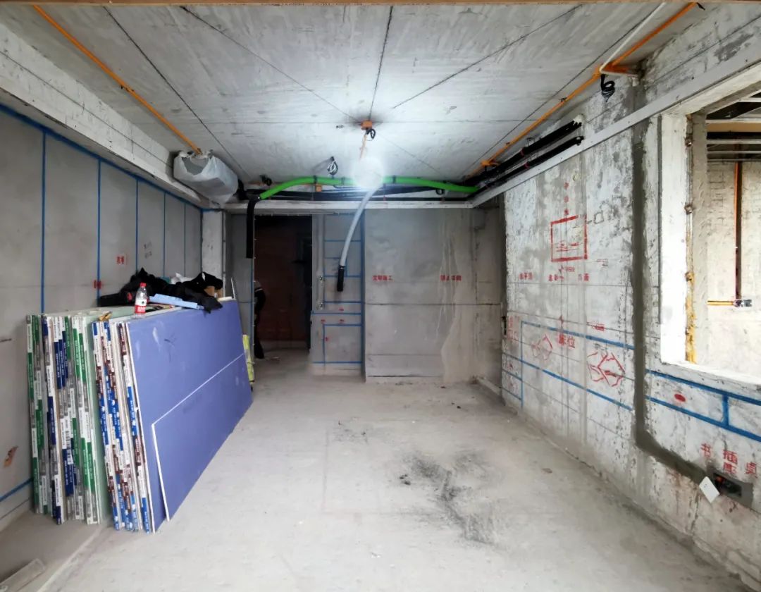 楼上卫生间太吵楼下如何做隔音,楼上太吵想给屋顶做隔音真实案例