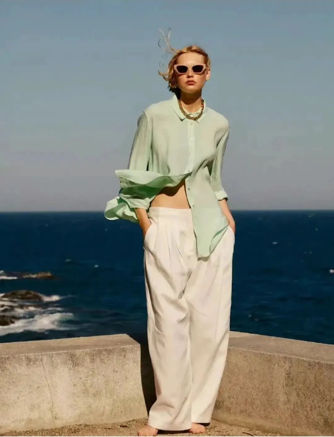 今年流行什么颜色显白气质女,今年流行一身浅淡色显白又好看