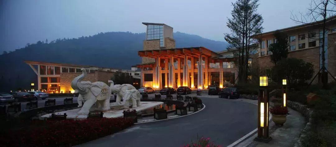 眉山避暑度假康养避寒小镇,眉山七里坪旅游风景区