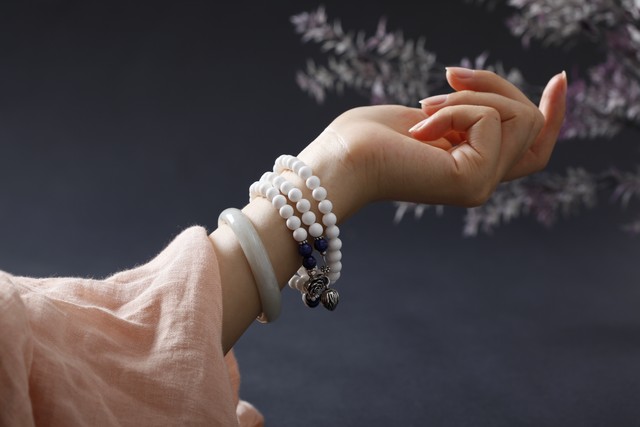 送手链给女生的含义是,送手链给女孩子代表什么