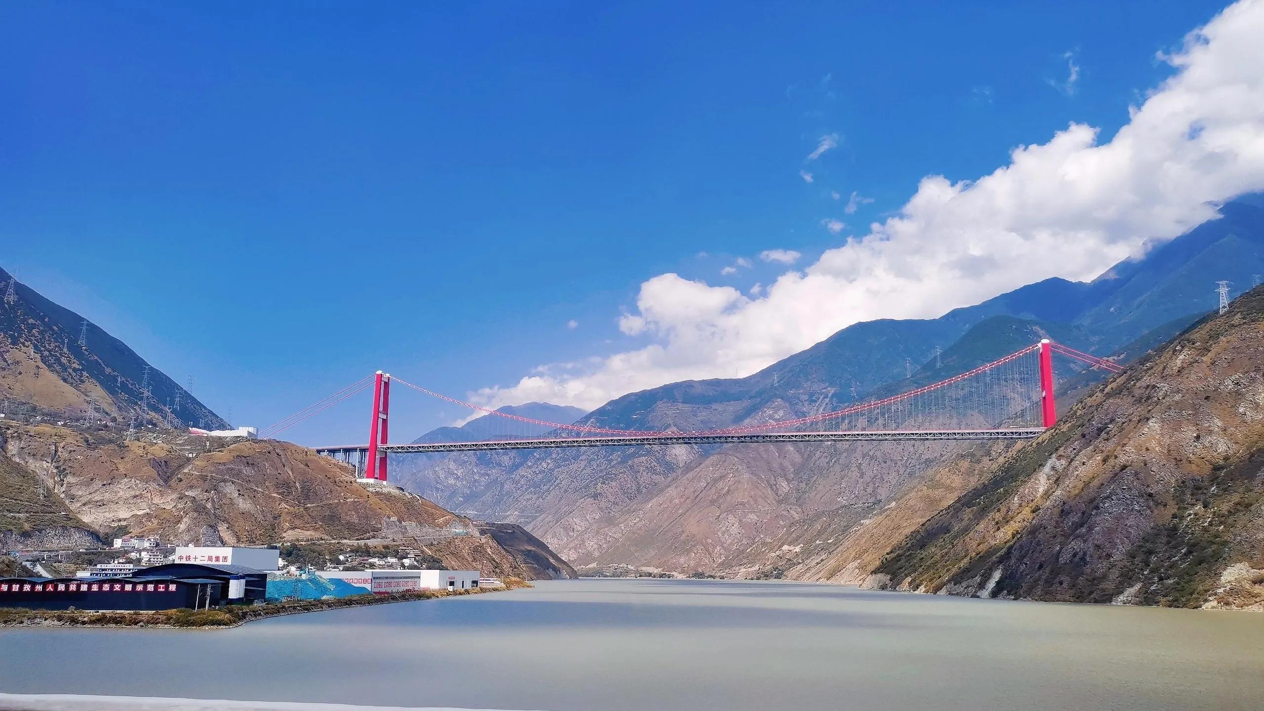 318堵车风景线,四川318国道沿途风景视频