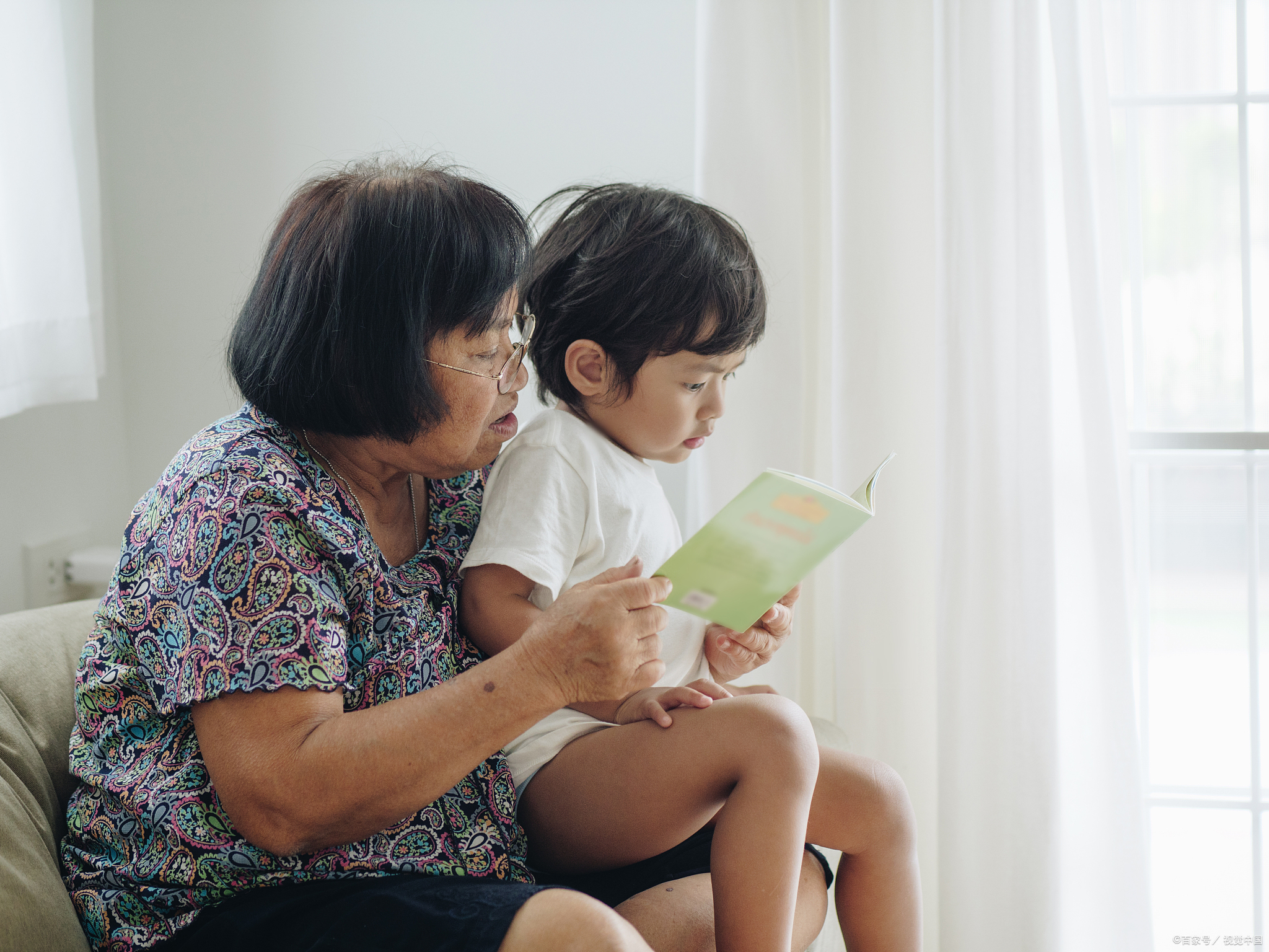 3岁女孩说话表达不清楚,三岁女孩说话有逻辑