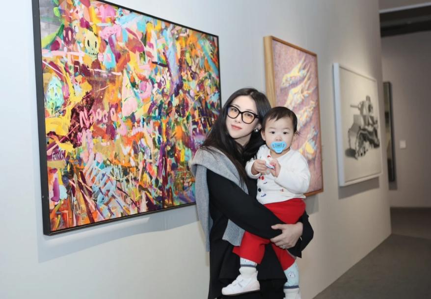 朱珠亲子照,朱珠夫妇对镜照