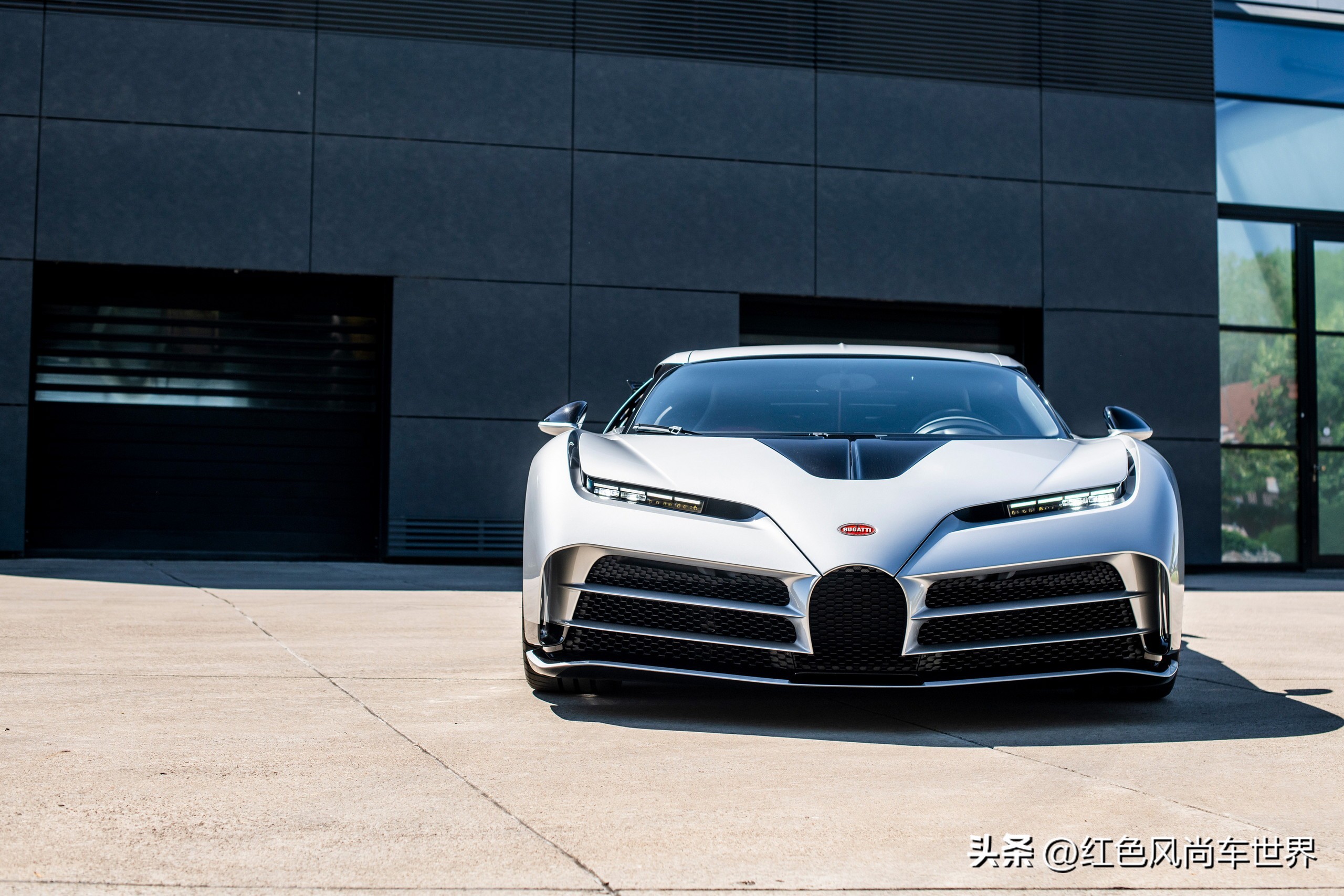 第二辆银色布加迪Centodieci亮相向经典EB110Supersport致敬