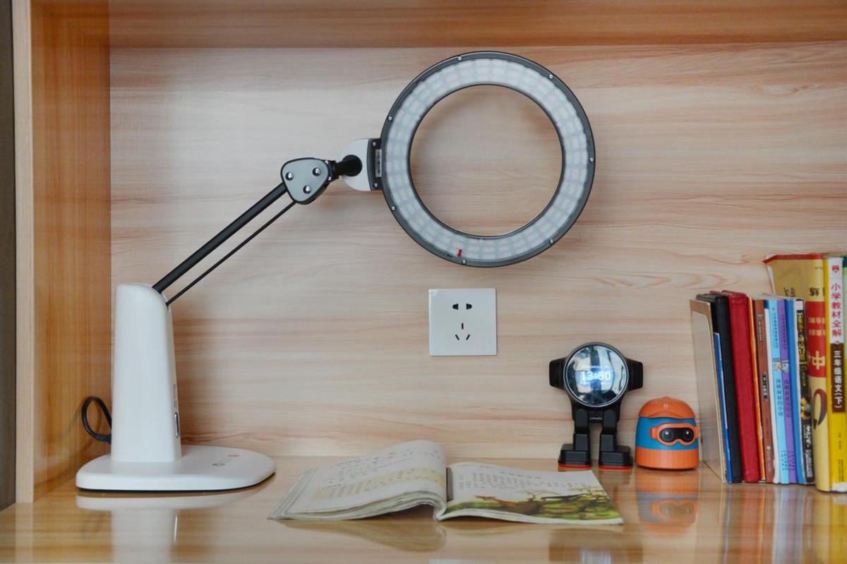 独家NIR红光技术，真正的护眼灯，爱德华医生天使之光2亲测