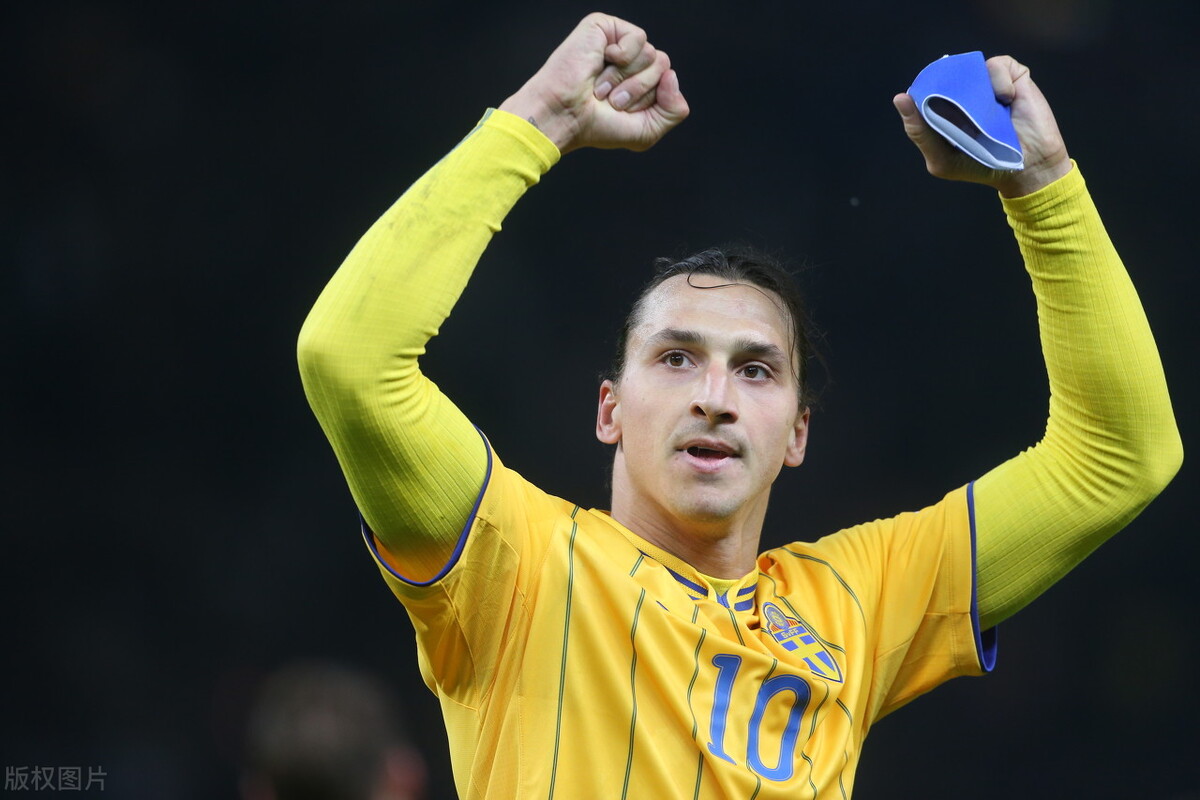 2-2到3-2，25年6连斩！瑞典迎战波兰，伊布回归，打爆伪巨星莱万