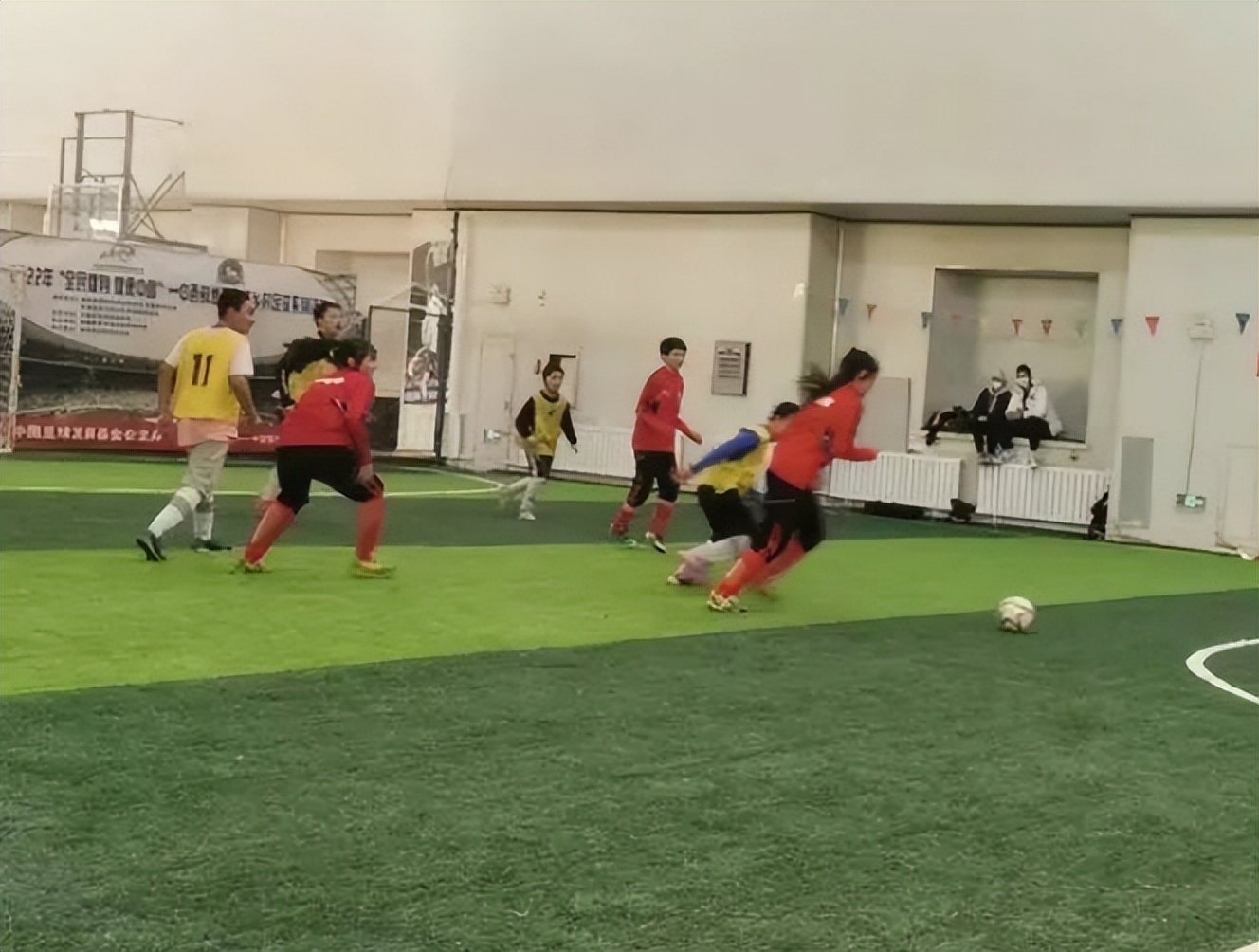 伊犁州青少年五人制足球赛开赛,昌吉州全民健身足球比赛