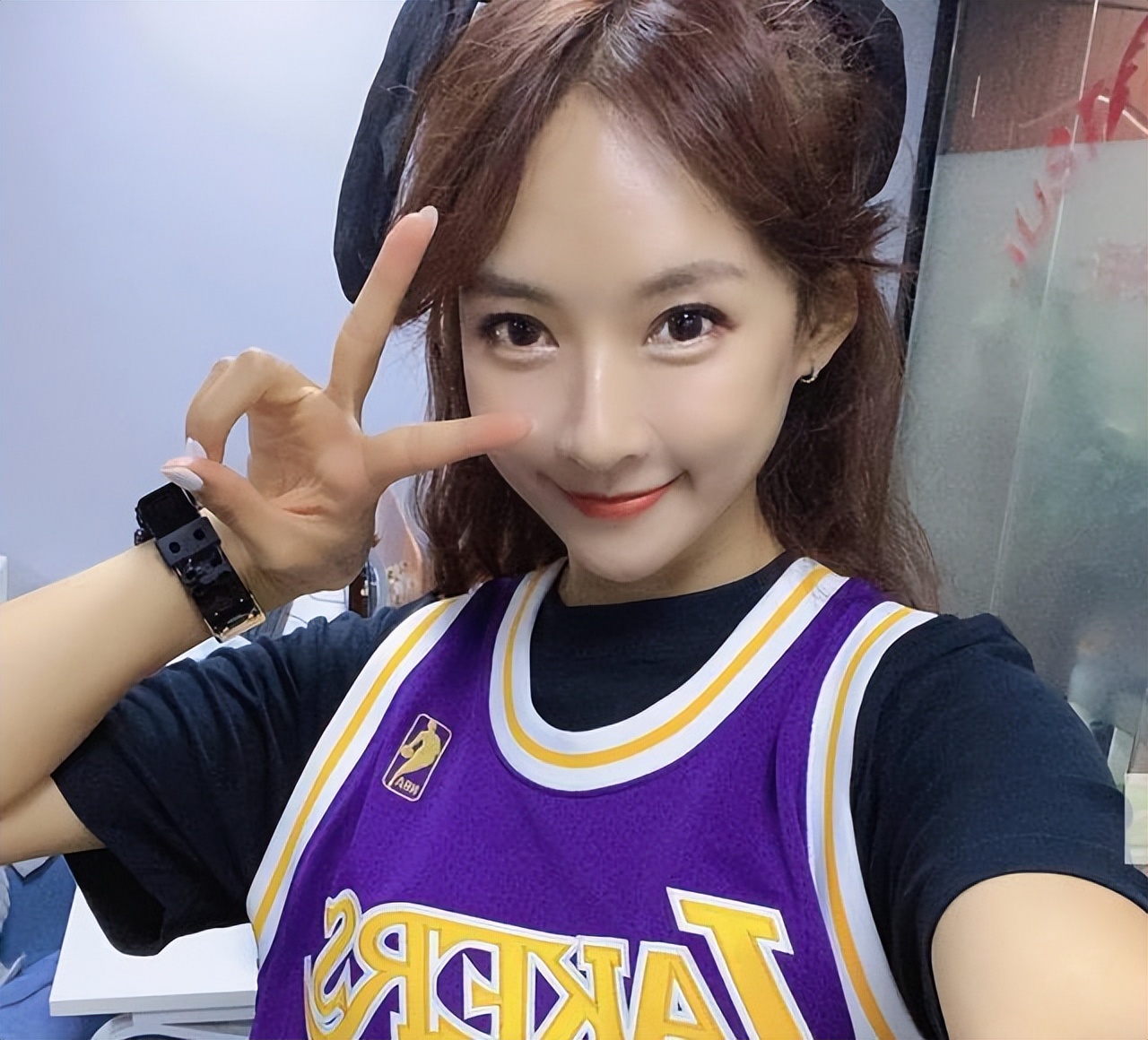 中国女篮王思雨照片好看一点的,徐杰和张茹王思雨身高啥关系