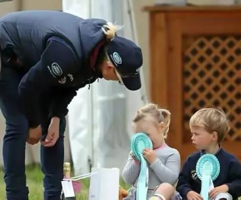 安妮的孙辈,安妮的孙女