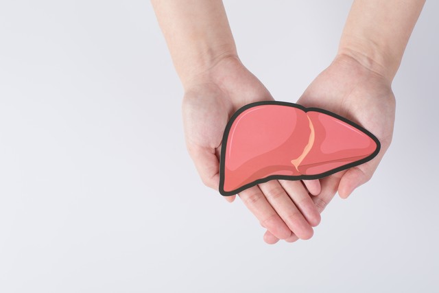 喝酒导致酒精肝该吃什么药,喝酒引起酒精肝有什么前兆