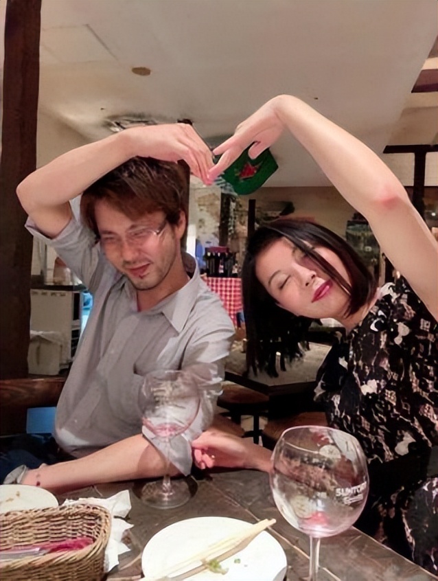 我,恋爱脑,32岁带10岁娃嫁日本老公,他帮我还百万负债,很贴心